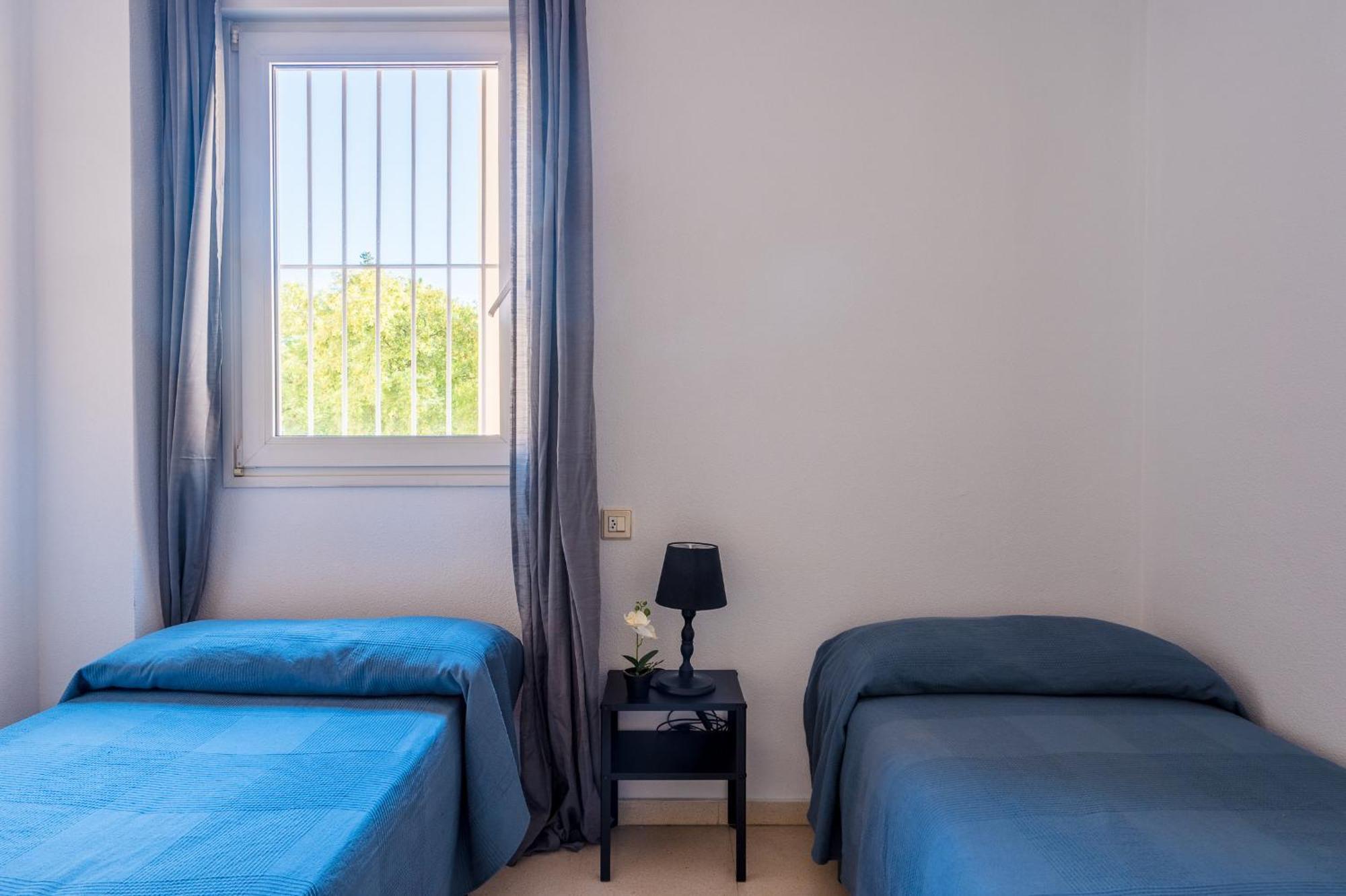 Piso Familiar Virgen Del Rocio Apartment Seville Exterior photo