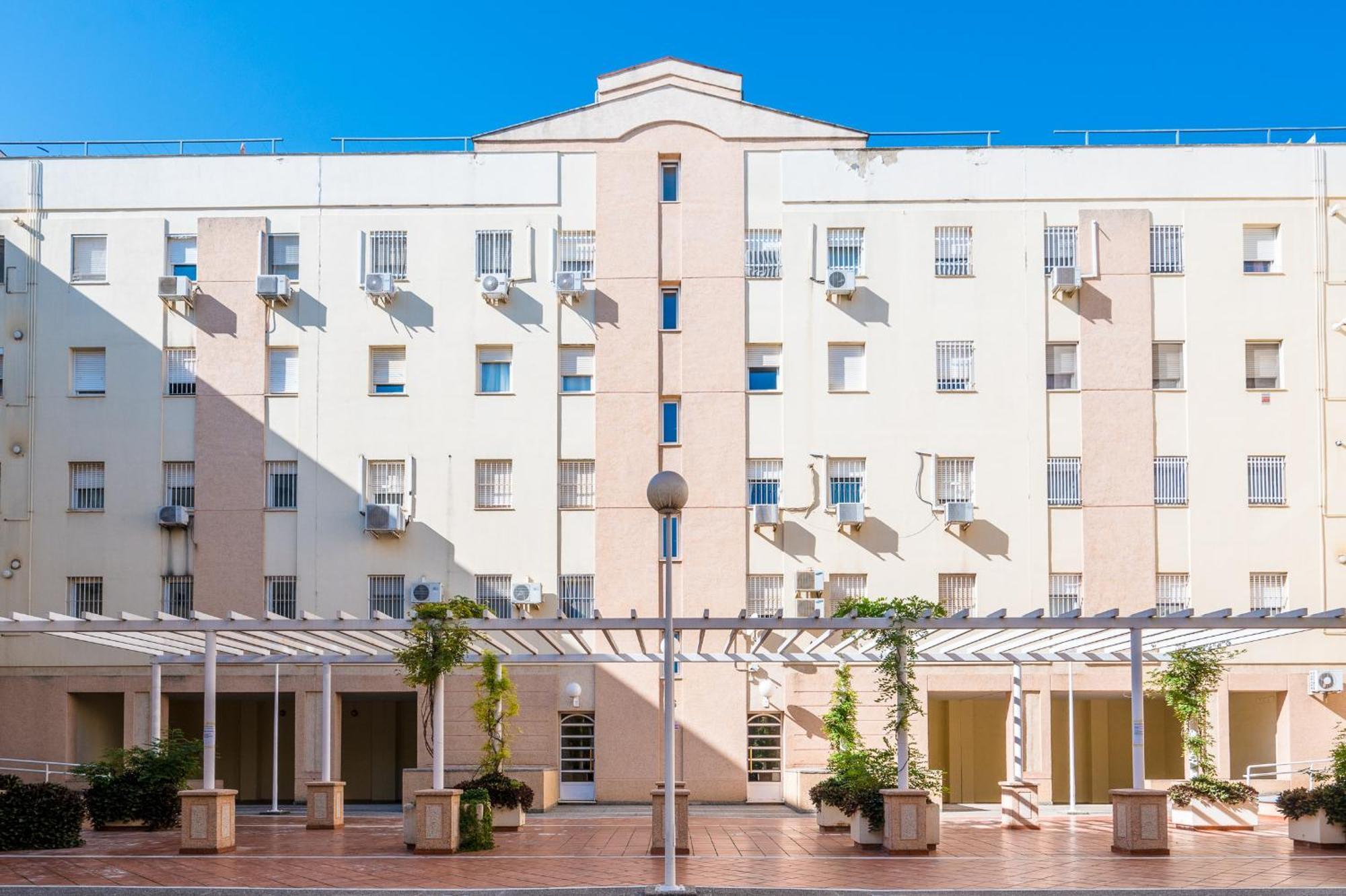Piso Familiar Virgen Del Rocio Apartment Seville Exterior photo