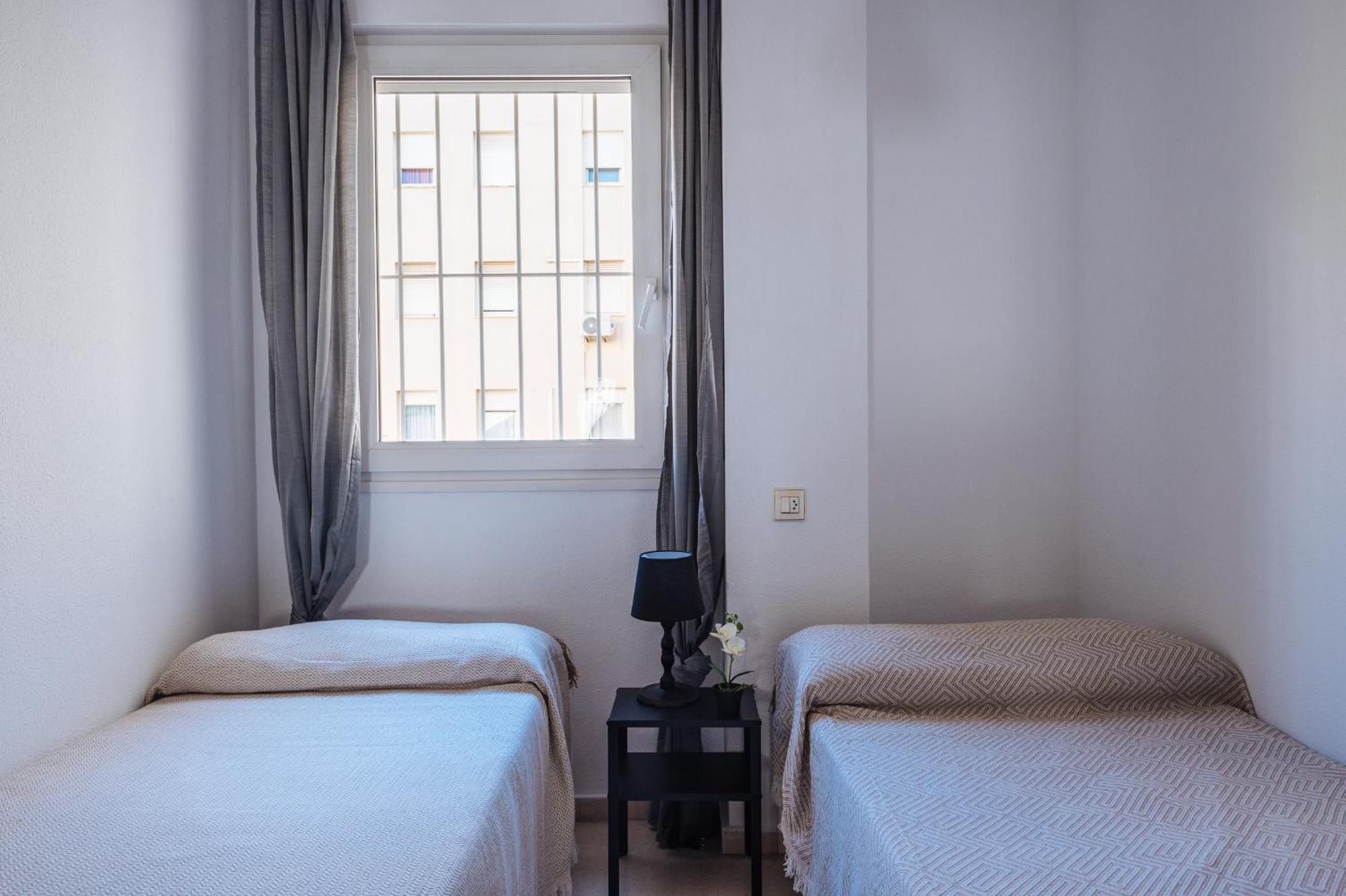 Piso Familiar Virgen Del Rocio Apartment Seville Exterior photo