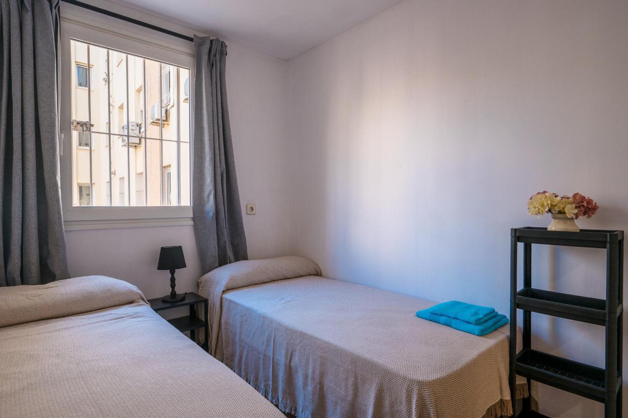 Piso Familiar Virgen Del Rocio Apartment Seville Exterior photo
